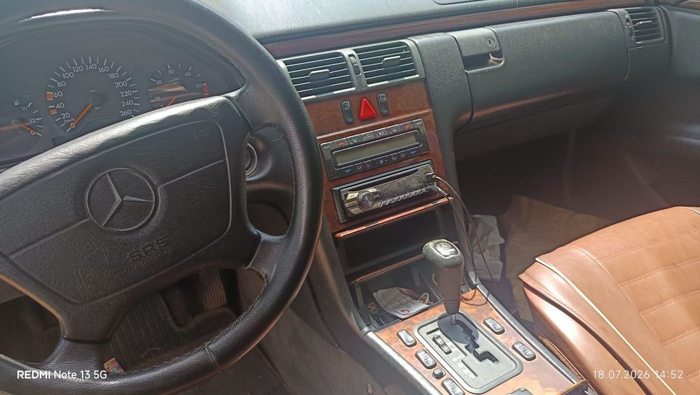 Mercedes E300 pentru DEZMEMBRAT!