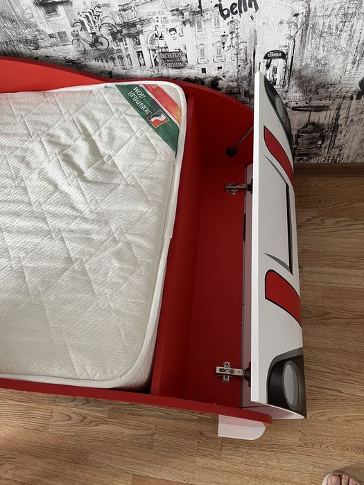 Кровать машинка детская