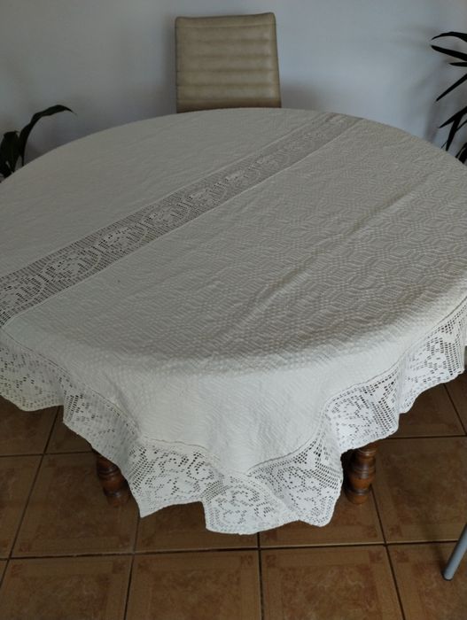 Fata de masa traditionala