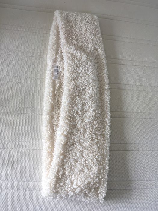 guler de iarna, alb, pufos si calduros