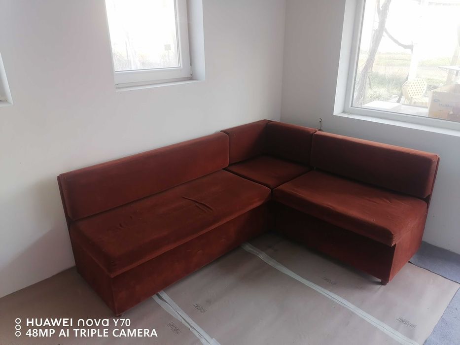 Диван със опция сън