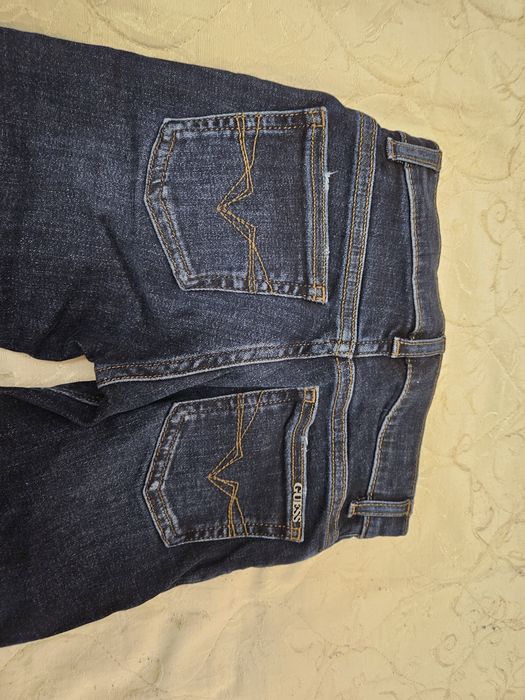 Детски дънки Guess за момче