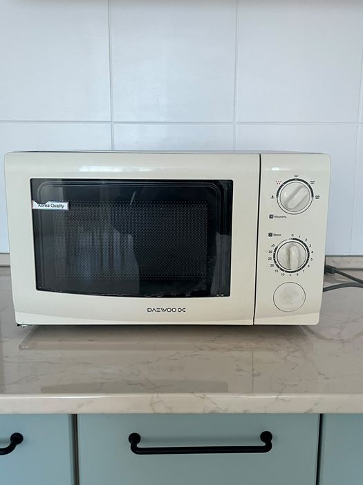 Продам холодильник и микроволновую печь