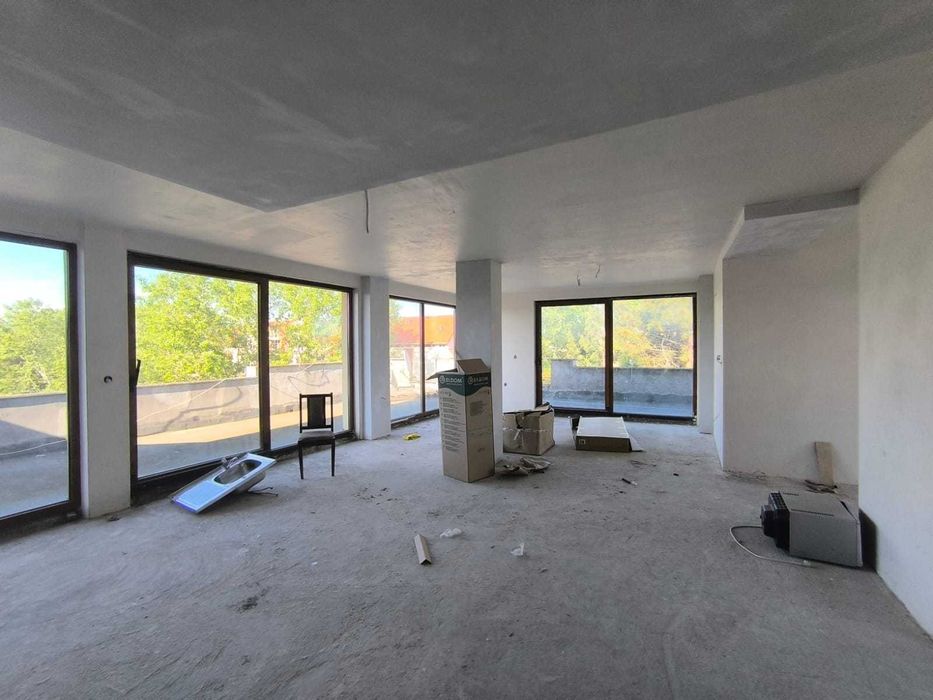 Продава се Многостаен апартамент в к.к. Слънчев бряг - 211 кв.м за 877 €/кв.м - Снимка #1