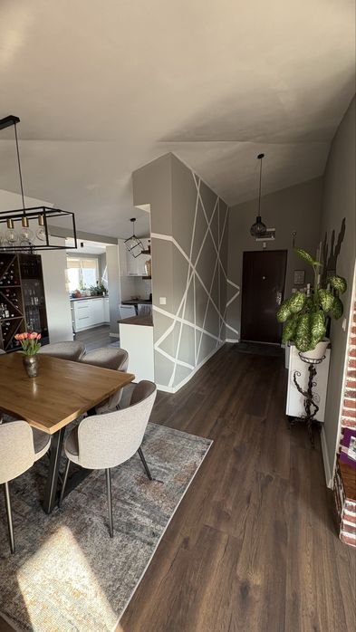 Продава се Тристаен апартамент в Пловдив, Коматевски възел - 200 кв.м за 1075 €/кв.м - Снимка #2