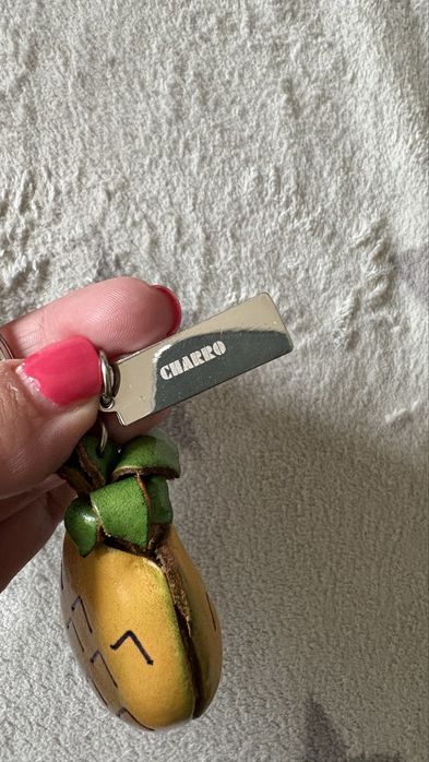 Ключодържател ананас от естествена кожа нов