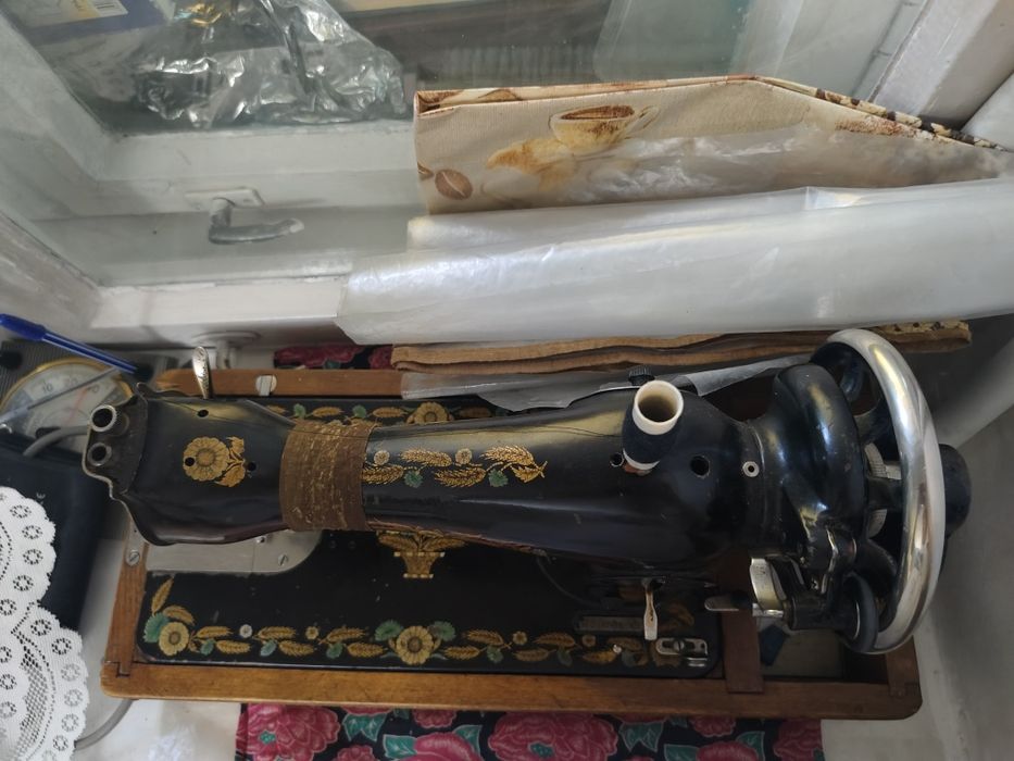 Продается швейная машинка