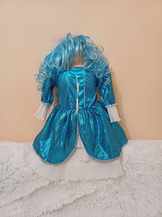 Продаю костюм новогодний Мальвина