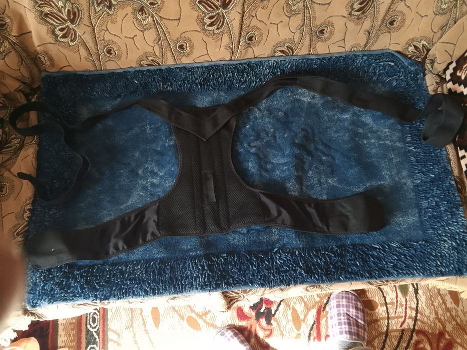 Продам два подрасковых карсета для осанки.