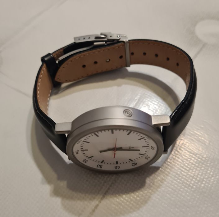 Часовник TCM радиоуправляем стилен дизайн