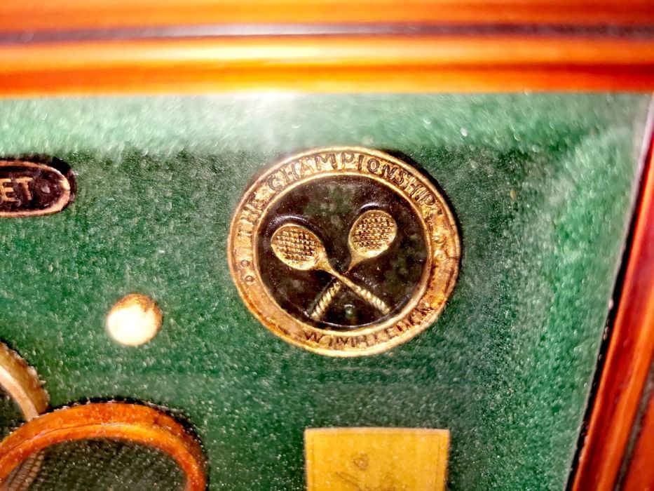 Антикварна тенис картина плакет витрина тенис ракета 1880 - 1950г.