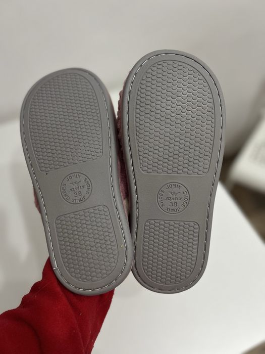 papuci de casa caldurosi, cu talpa antiaderenta, material calitativ