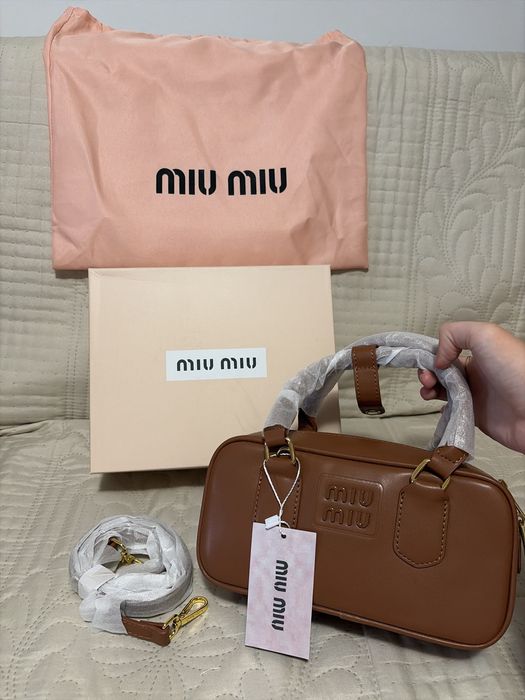 Geanta Miu Miu Noua+ accesorii