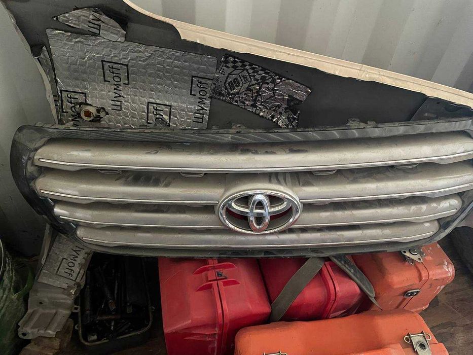 часть для Toyota Land Cruiser 200