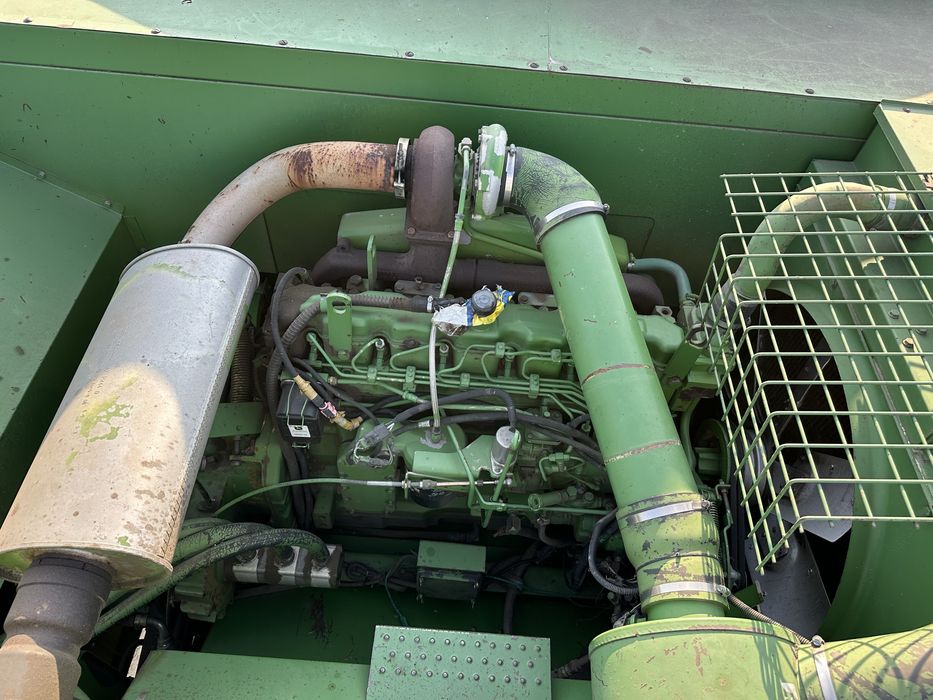 Combina john deere 2056