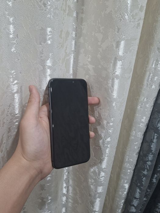 Продам Айфон 11, торг есть!