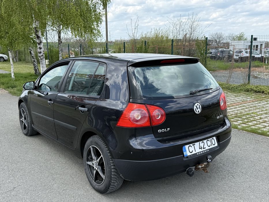 Volkswagen Golf 5•2005•1.6i•6+1 trepte•1999euro