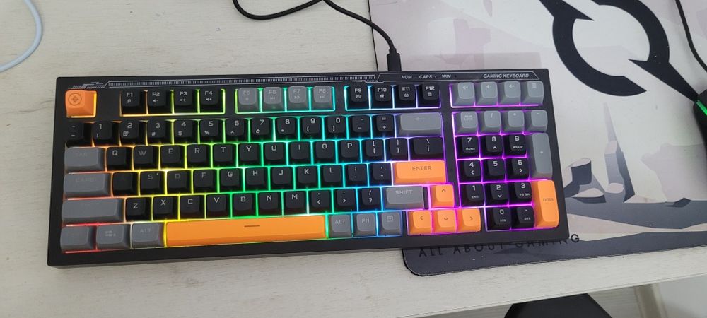 Vând tastatura gaming Marvo K638A