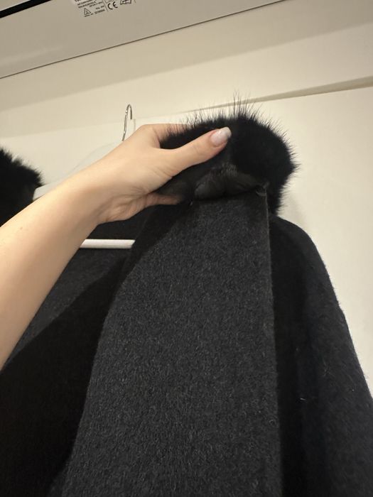 Черно вълнено палто с лисица