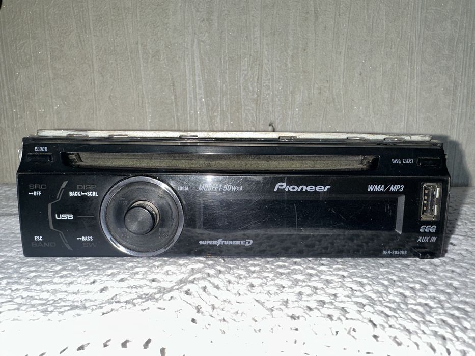 Продам Pioneer DEH-3050UB