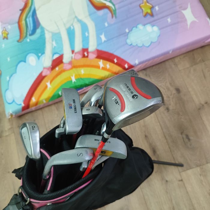 Продаем набор клюшек для гольфа