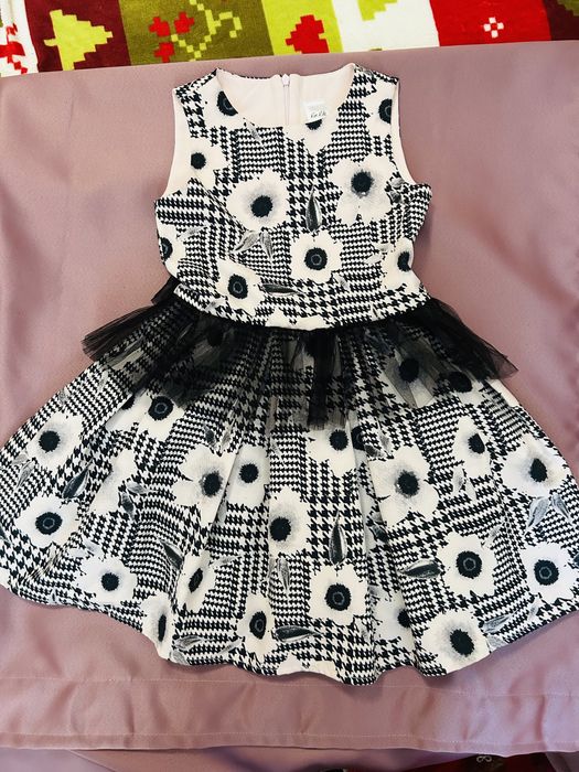 Официална рокля за 6-7 годишно момиче рр 122