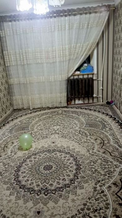 Продаётся Чирчик 2ком 4мик 3этаж