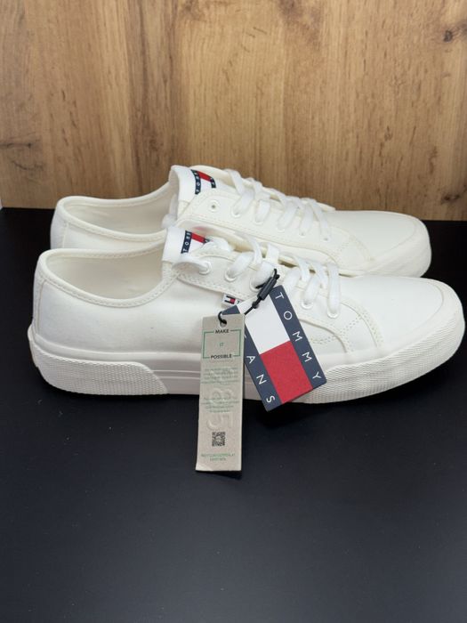 Tommy Hilfiger - 41