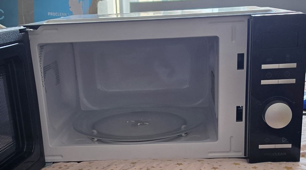 Микровълнова Cecotec 20L