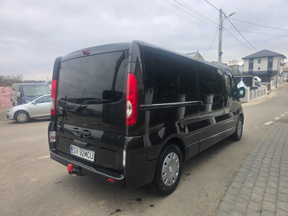 Renault Trafic 8+1 locuri