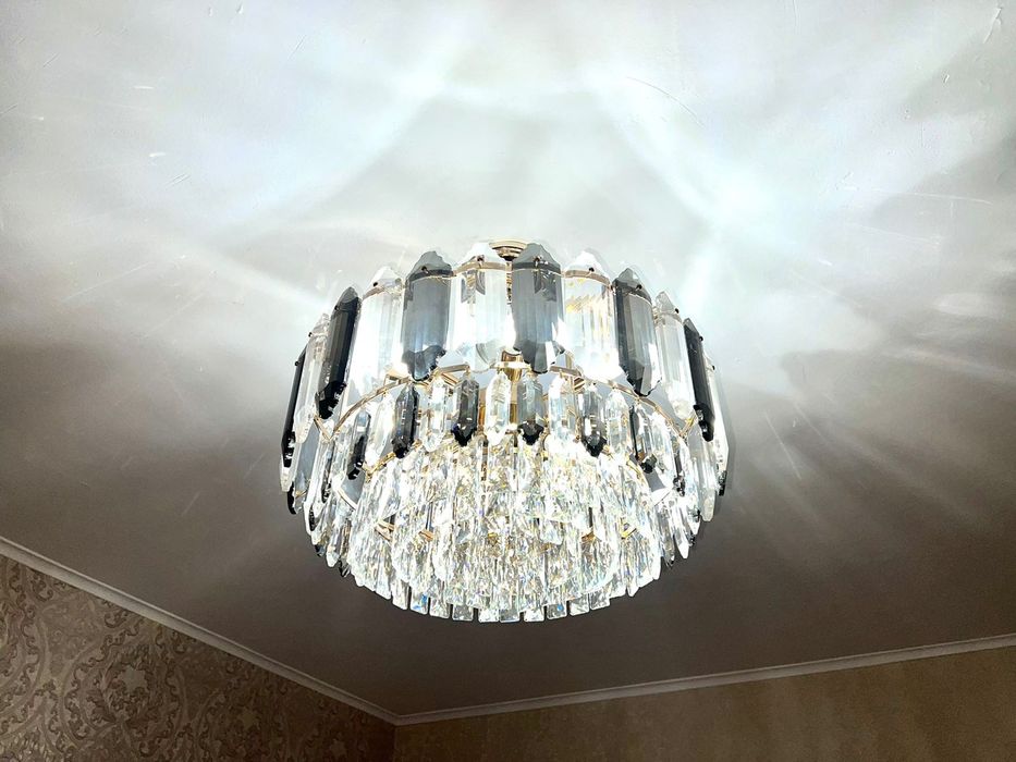 Продается люстра диаметр 60. В новом состоянии.