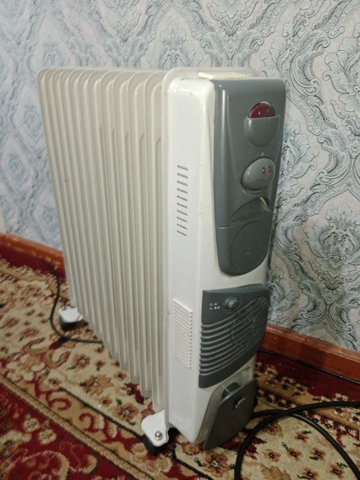 Продаётся обогреватель хорошо работает 1 месяц гарантия есть