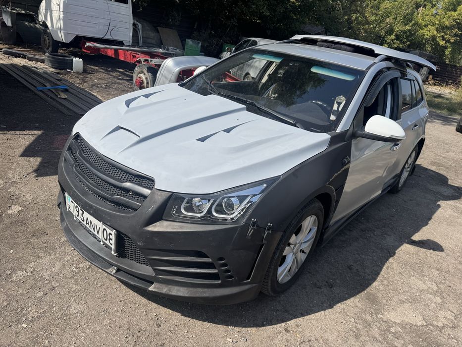 Продам бампер на Шевроле Круз