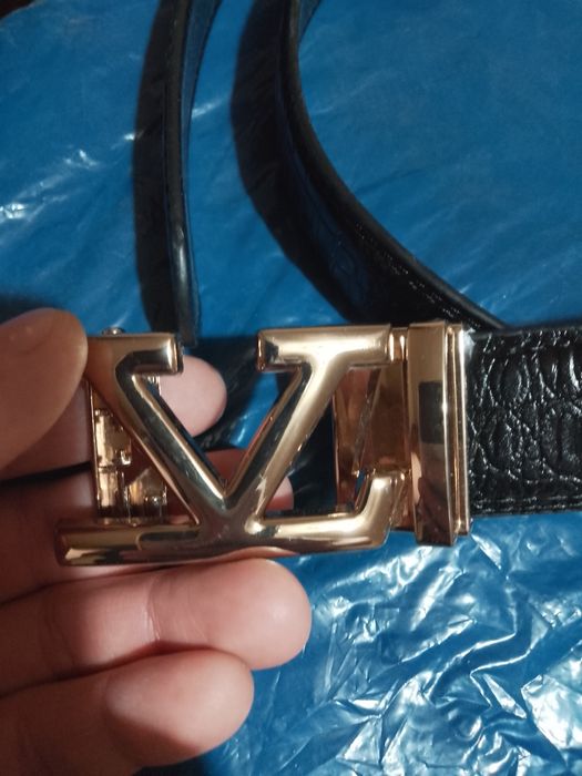 Vând curea nouă nouță