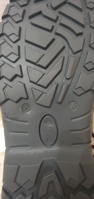 Спец. Обувь с защитным носком