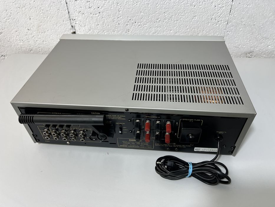 Vand amplificator Onkyo TX-2000