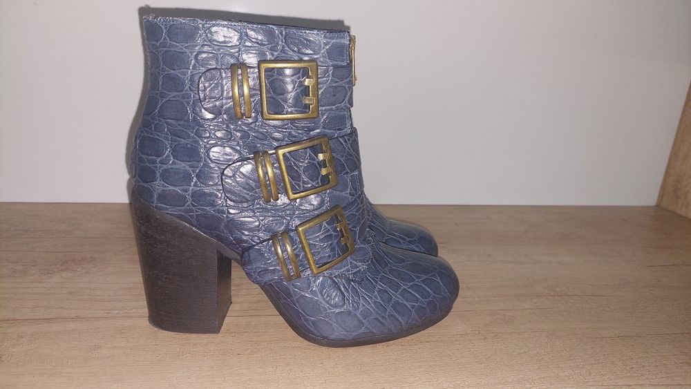 Ghete Sisley cu toc bloc