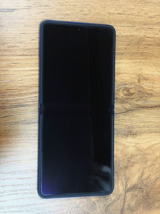 Samsung Galaxy Z Flip 7 (256 GB)