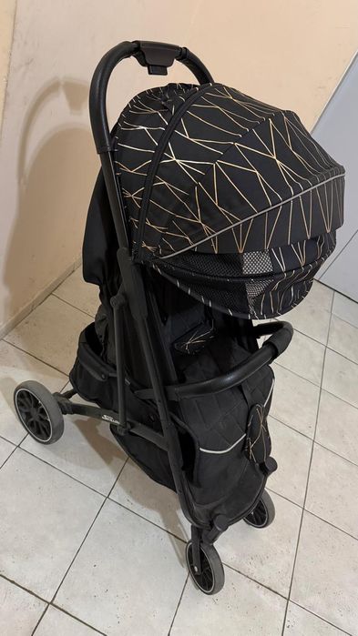 Продам прогулочную коляску