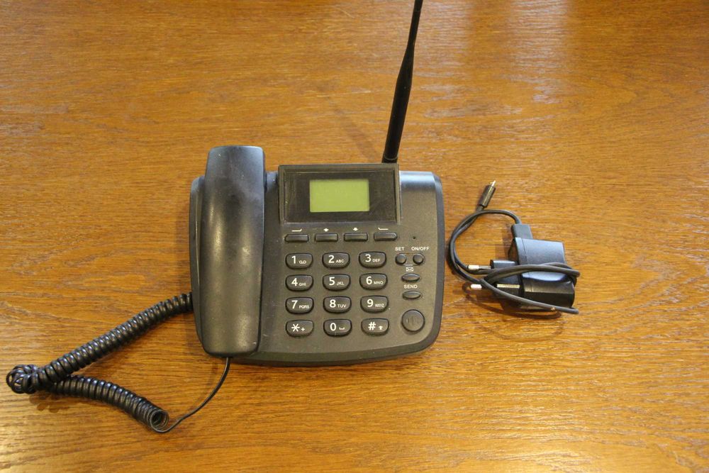 Нов стационарен GSM телефон FD3165 със SIM карта, дисплей и антена