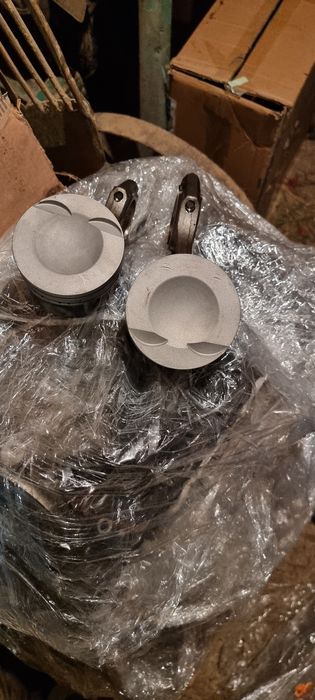 Pistoane motor 2.0 tsi 200cp