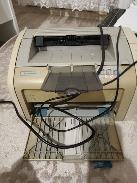 Продам  принтер HP LaserJet 1020