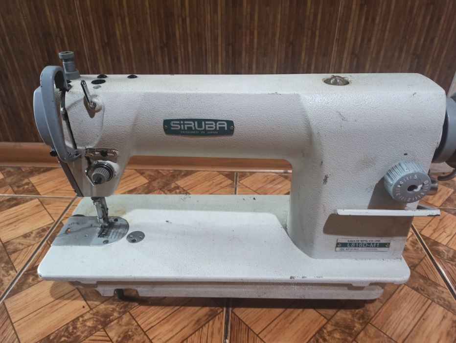 Продам швейную машинку