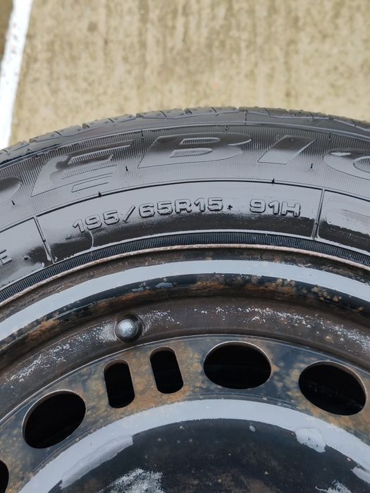 Vând anvelope 195/65/R15 91 Hde vara