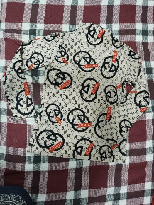 Отдам все вещи за 5000 тг