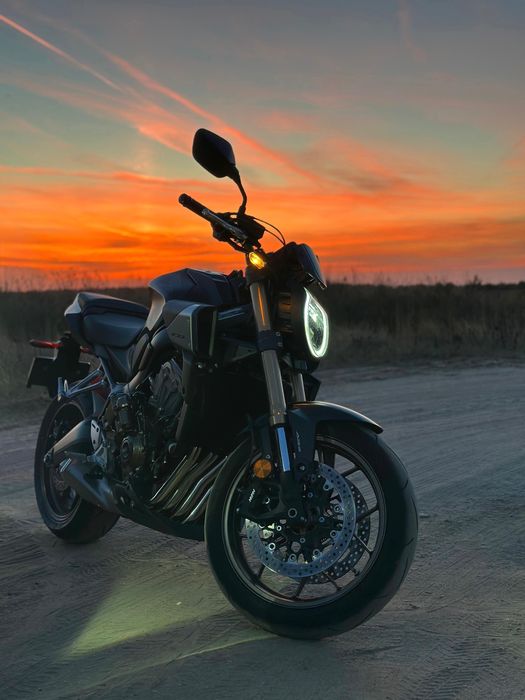 Honda CB650R - 2700 km E-Clutch