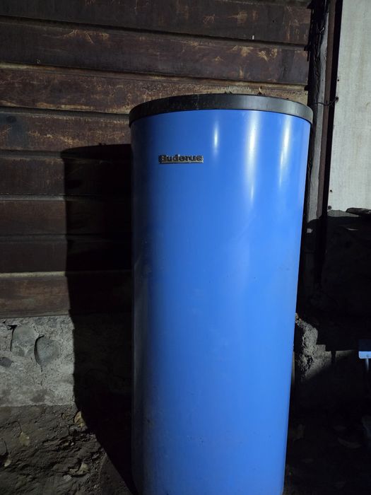 Продам бойлер косвиник будерус