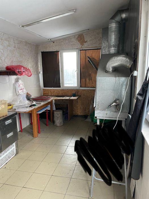 Продам шашлычку( киоск)