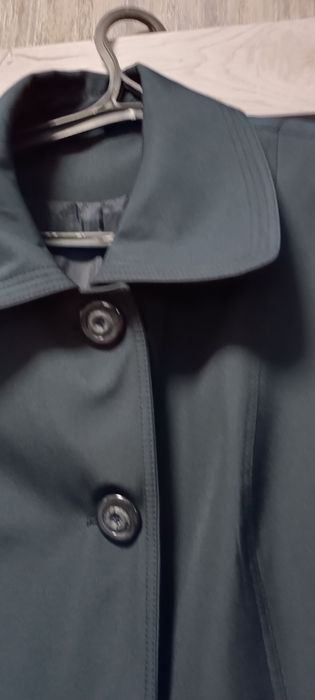 Плащ женский темно- синего цвета