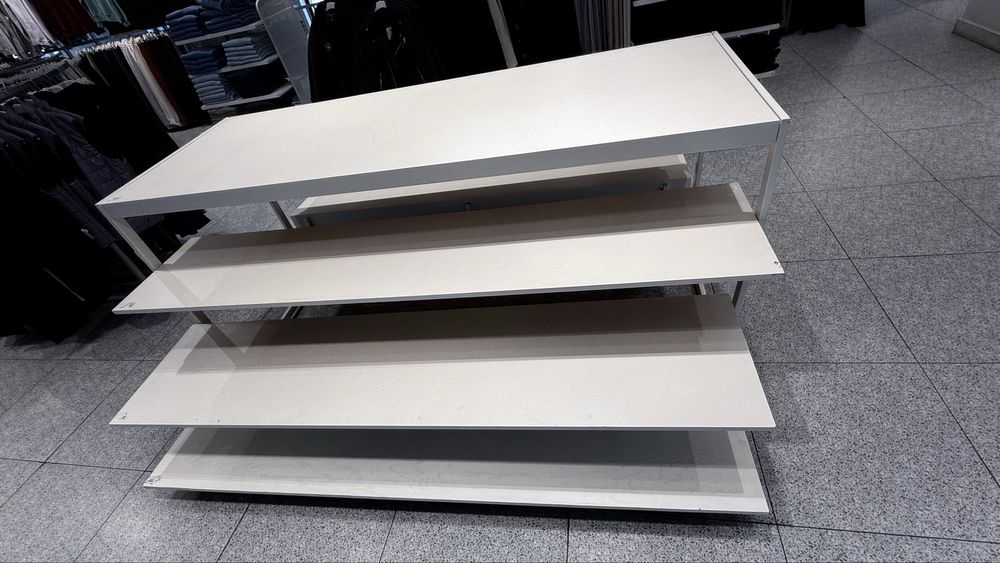 Продаётся большой стол комплект, общие 7 штук точно такие одинаково